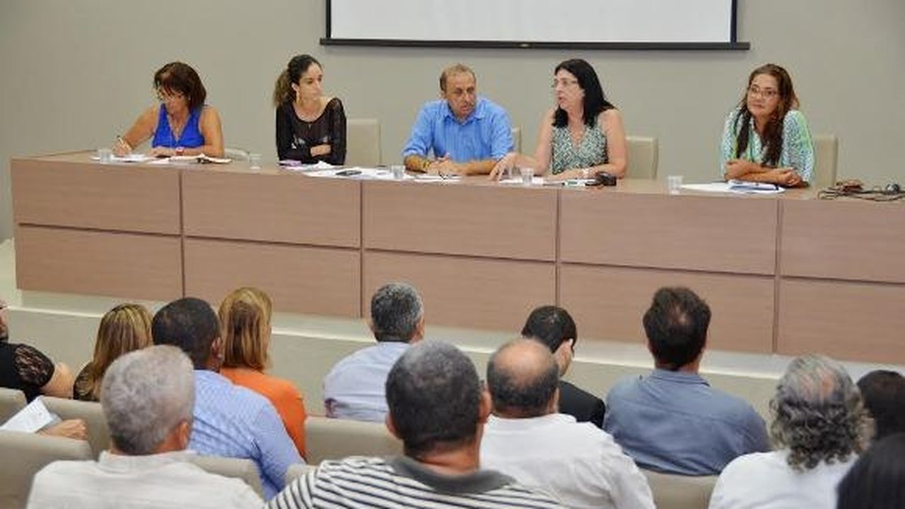 Secretária assegura a Conselho que Santa Mônica está apta a funcionar