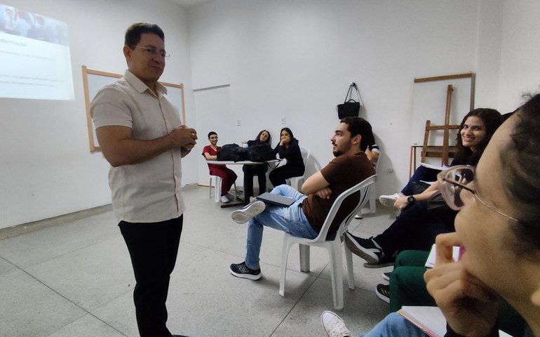 Hospital de Emergência do Agreste inicia disciplina de docência para residentes