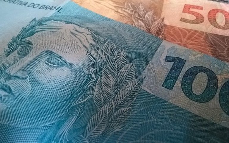 Demanda por crédito cai 24,4% em abril ante março, revela Boa Vista