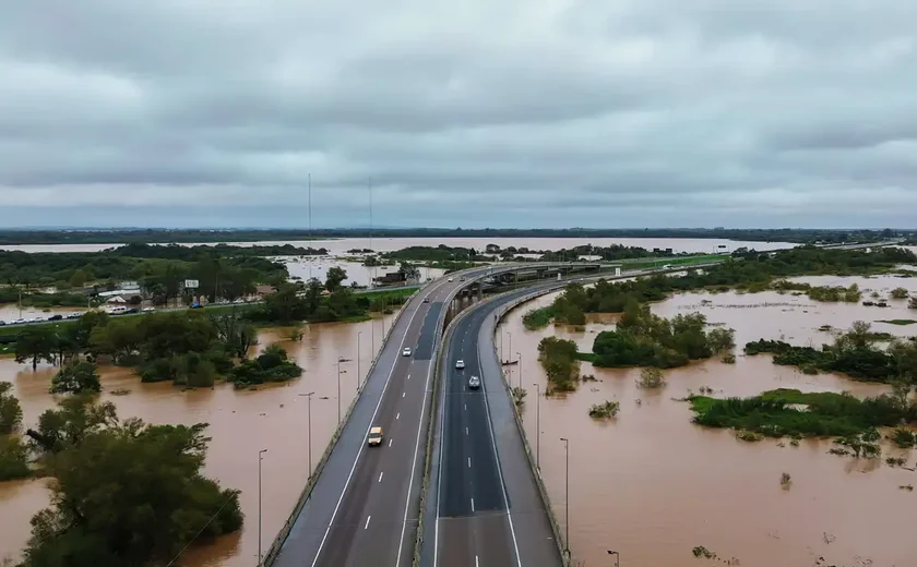 Rompimento de comporta provoca alerta em Porto Alegre