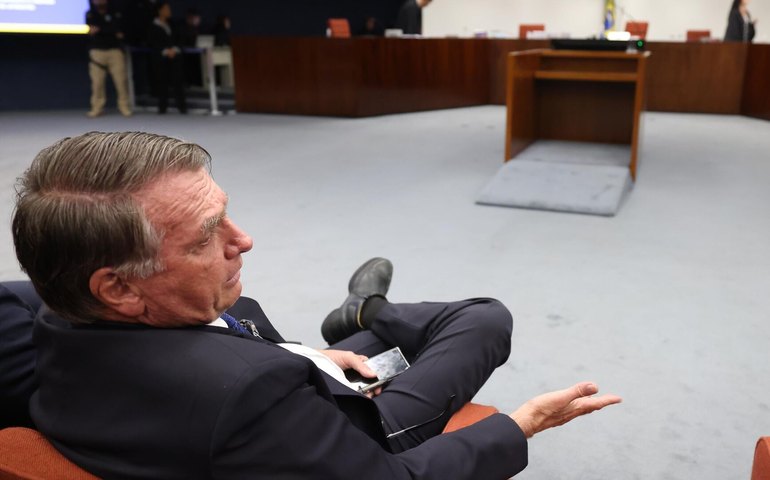STF rejeita recurso de Bolsonaro e mantém condenação por propaganda irregular em 2022