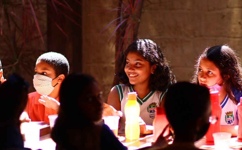 Estudantes da rede municipal de ensino visitam restaurantes de Maceió