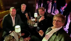 Foto mostra o procurador-geral da República, Paulo Gonet, ao lado de Daniel Vorcaro