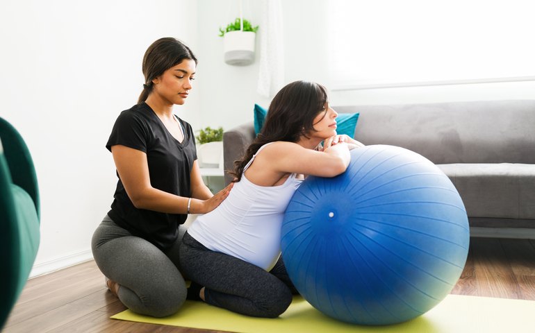 Profissão de doula é regulamentada por lei federal