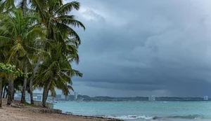 O aviso meteorológico entra em vigor à 0h desta terça-feira (26) e permanece ativo até as 23h59 do mesmo dia - Foto: Secom Maceió