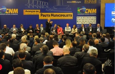 Prefeitas e prefeitos comemoram resultados da Mobilização Municipalista