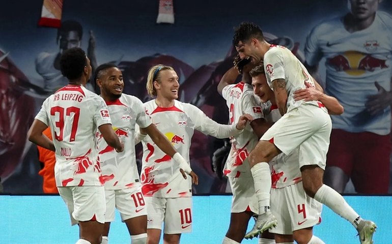 Red Bull Leipzig sofre, mas bate o Hertha Berlin por 3 a 2 no Campeonato Alemão