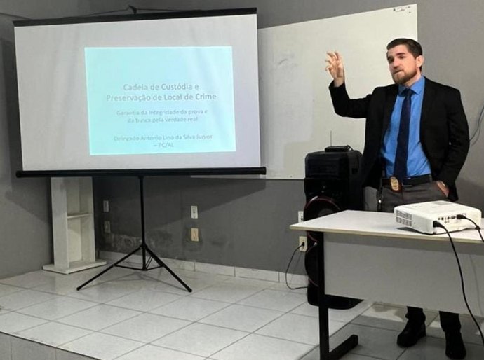 Delegado da Polícia Civil ministra curso de Cadeia de Custódia para policiais penais