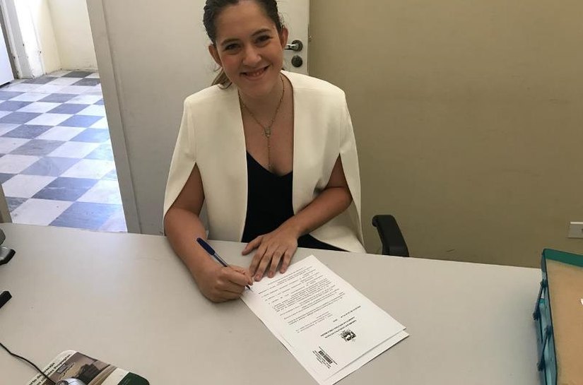 Deputada Cibele Moura é a primeira a protocolar projeto de lei da nova legislatura na ALE