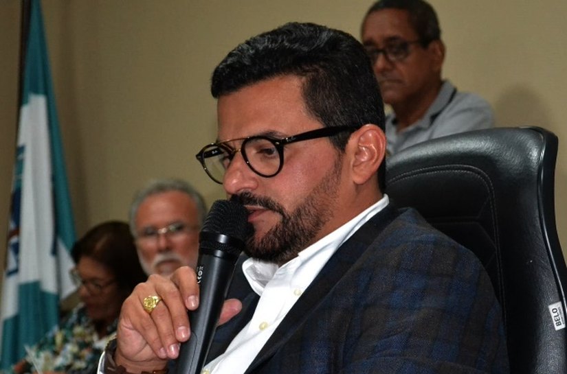 Câmara de São Miguel vota Orçamento e reelege Maxwell para presidência