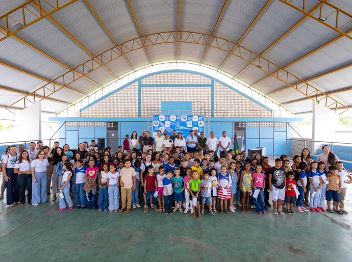 Emancipação de Delmiro: Ziane Costa inaugura reforma e ampliação da Escola Maria Dulce