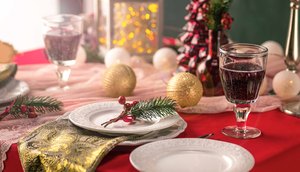 beautiful-christmas-table-setting-with-decorations.jpg