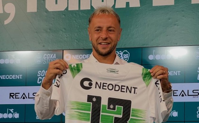 Rafinha chora ao anunciar a aposentadoria: 'Hoje anuncio oficialmente o fim da minha carreira'