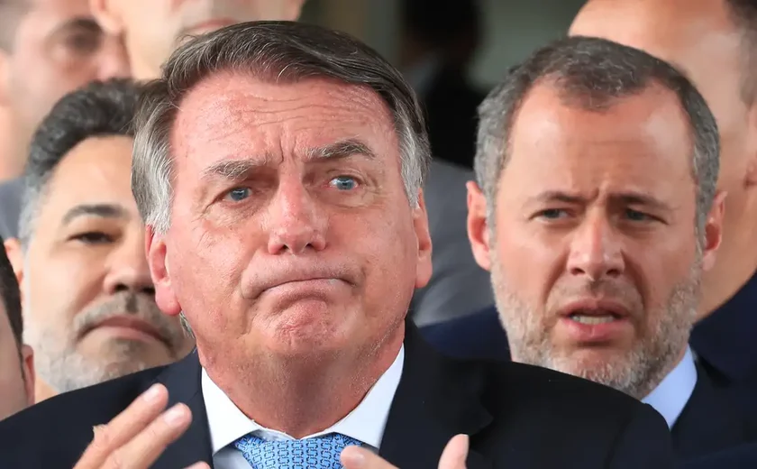 Bolsonaro tem prisão domiciliar decretada por descumprir cautelar