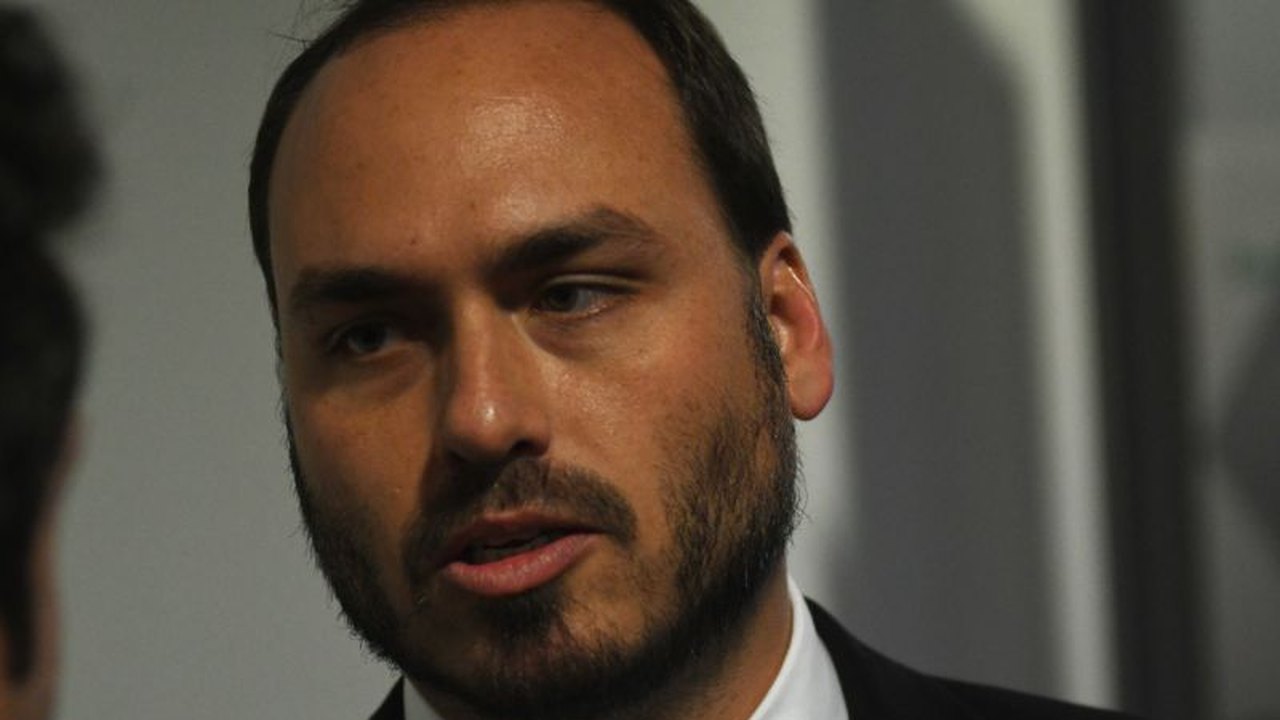 Carlos Bolsonaro aciona STF contra Janones que ironiza: ‘Liberdade de expressão’