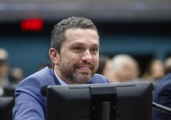 Proposta de Putin é um 'grande passo' para a paz, diz deputado Fausto Pinato