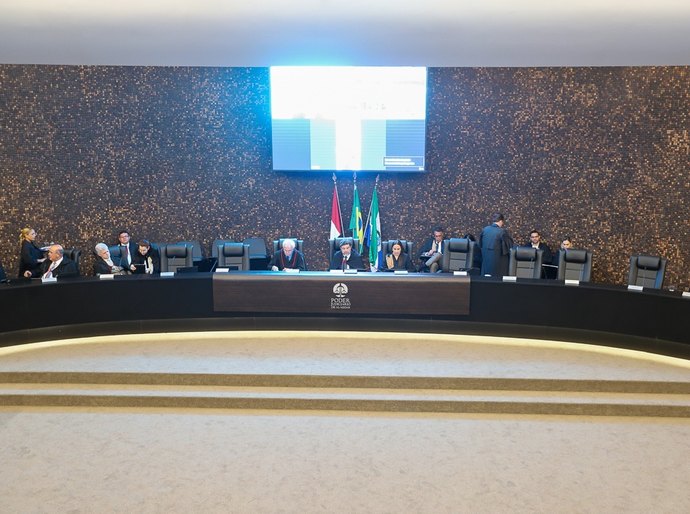 Desembargador Carlos Cavalcanti conduz sessão do Pleno desta terça (2)