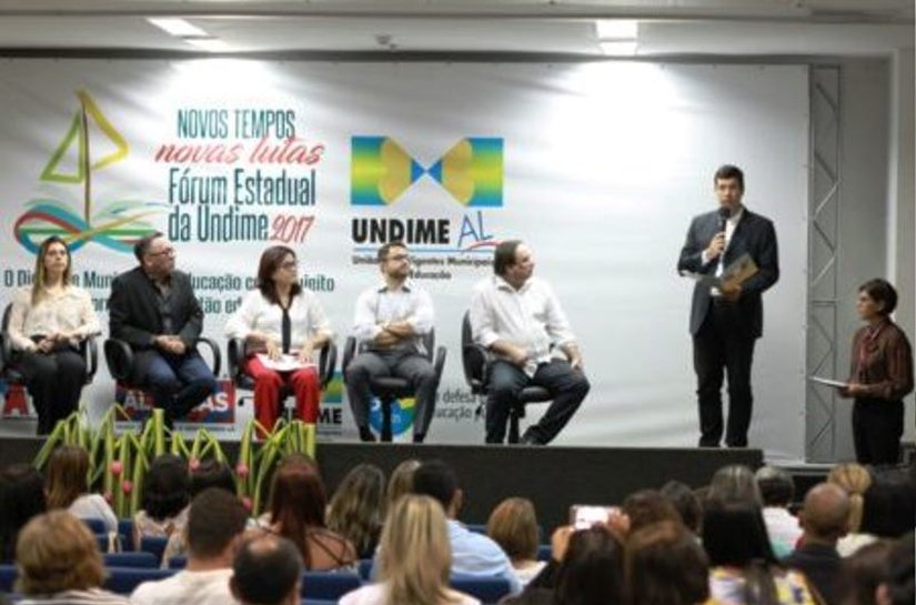 Presidente da AMA é homenageado e destaca papel da Undime em Alagoas