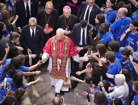 Papa fala em catalão em 1º evento em Barcelona e faz apelo contra polarização