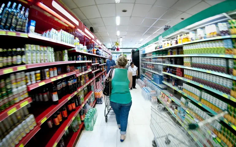 Rede de supermercados do Rio inicia campanha de ofertas de aniversário nesta quarta-feira