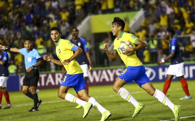 Joia do Flamengo brilha, mas Brasil sofre 'apagão' e leva virada do Irã ndo Mundial Sub-17
