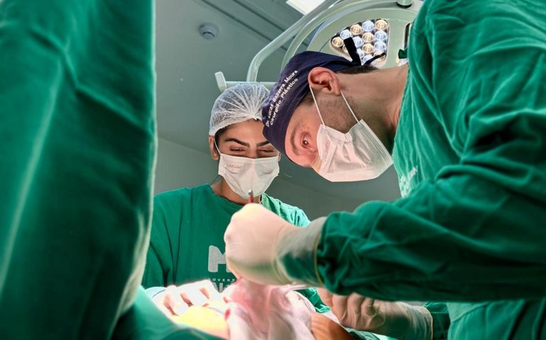 Hospital Metropolitano realiza mastectomia masculinizadora e garante mais qualidade de vida a paciente