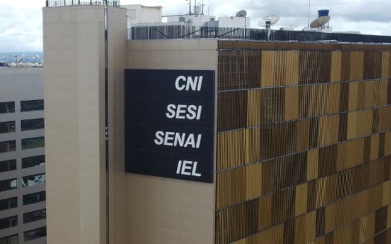 Redução voluntária de consumo de energia deve ter baixa adesão, mostra CNI