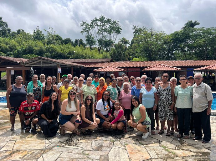 Idosos de Traipu vivenciam dia de lazer e integração em passeio promovido pela Assistência Social