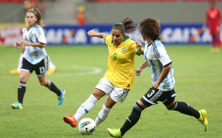 Brasil goleia Argentina por 4 a 0 na estreia do Torneio Internacional