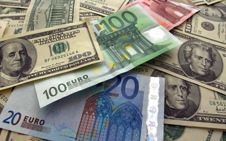 Dólar cai para R$ 5,87 em dia positivo para países emergentes