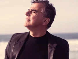 Antonio Villeroy lança EP com gravações inéditas dos anos 1980