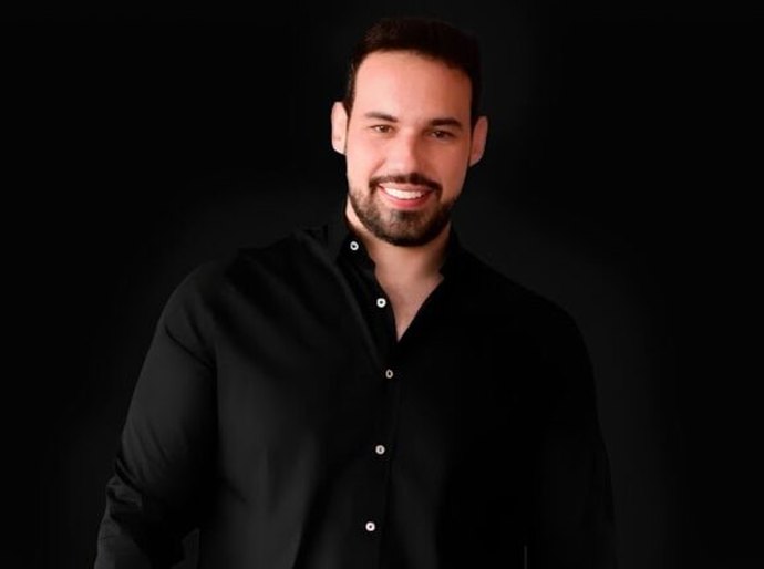 Nickolas Ribeiro examina a evolução e o impacto das casas de apostas no Brasil em 2025