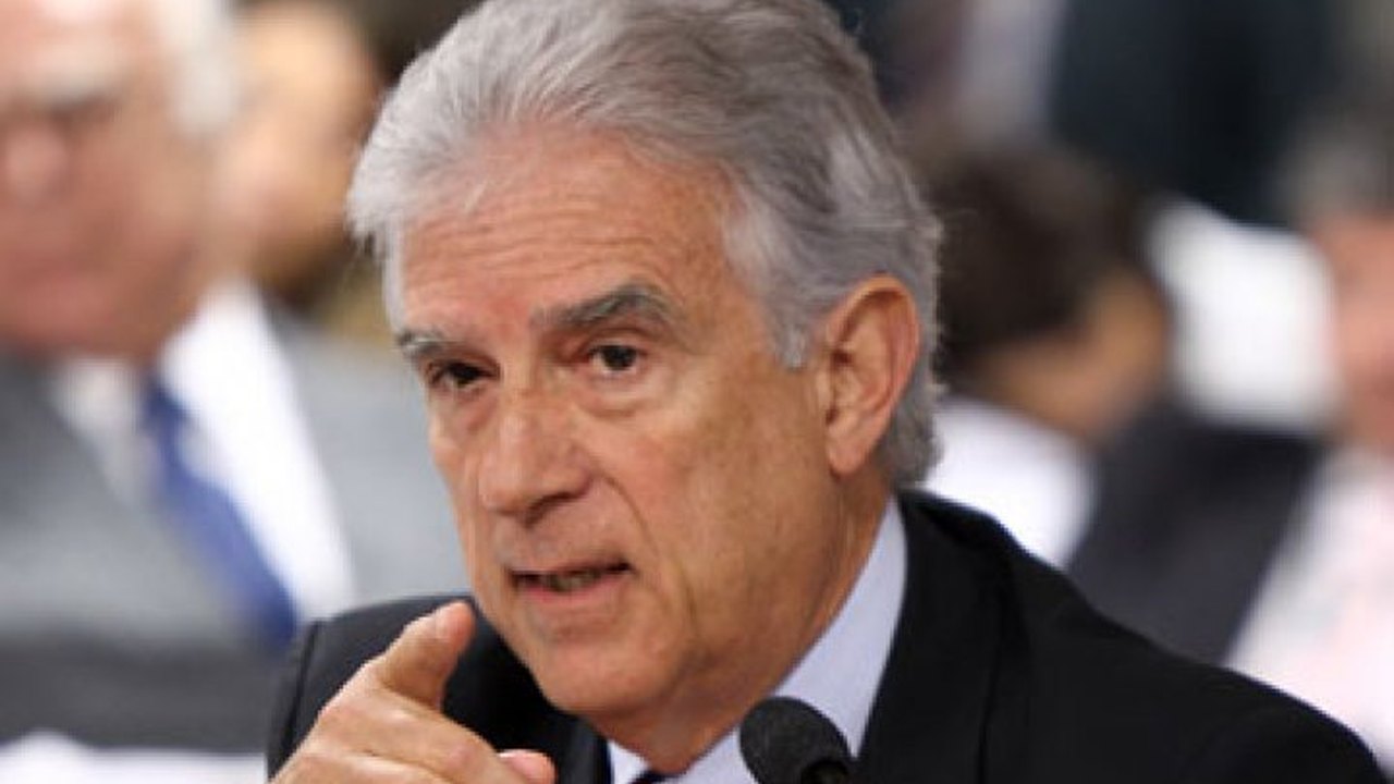 Relator sugere trava para os supersalários do funcionalismo