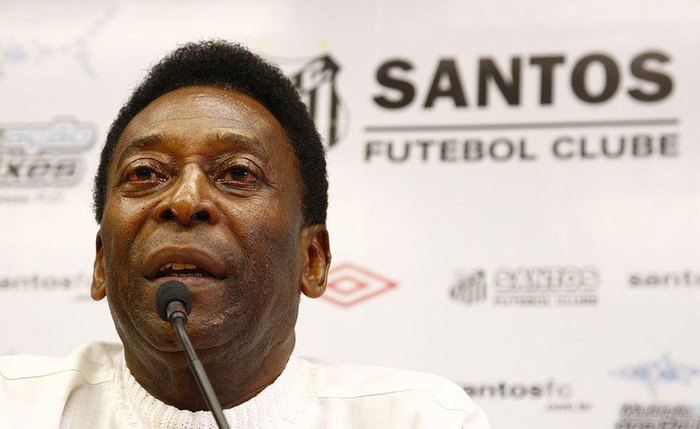 Rei do futebol tranquilizou fãs com mensagem nas redes sociais