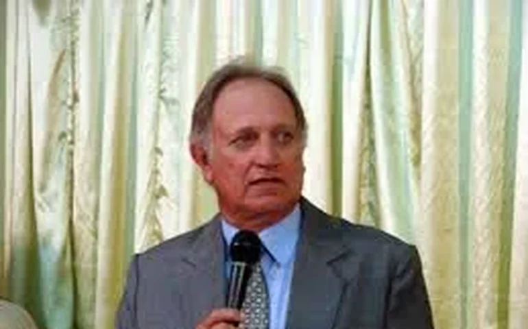 Ex-governador Manoel Gomes de Barros passa por cirurgia de emergência em Maceió