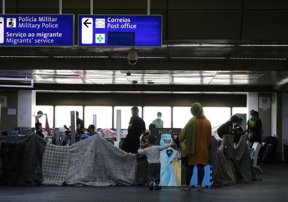 Justiça nega habeas corpus coletivo para 104 migrantes em Guarulhos