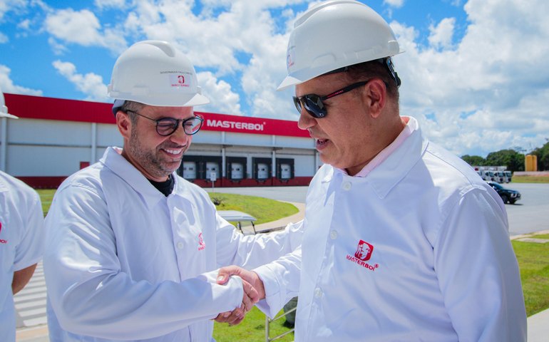 Governador visita instalações da Masterboi e destaca parcerias para fortalecer o agronegócio