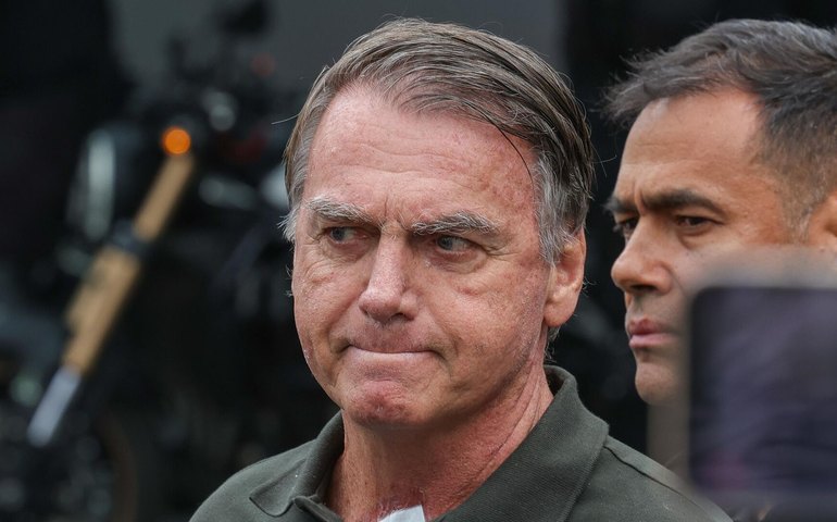 Ex-presidente Jair Bolsonaro é preso a pedido da Polícia Federal