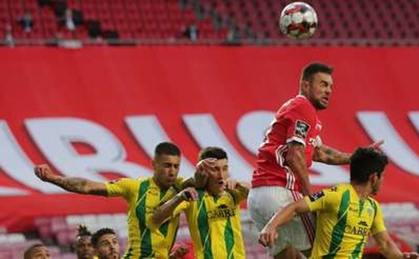Benfica só empata com o Tondela e deixa de assumir liderança isolada do Português