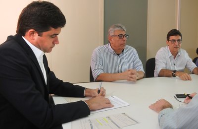 Prefeito Rui Palmeira anuncia mais mil novas moradias para Maceió
