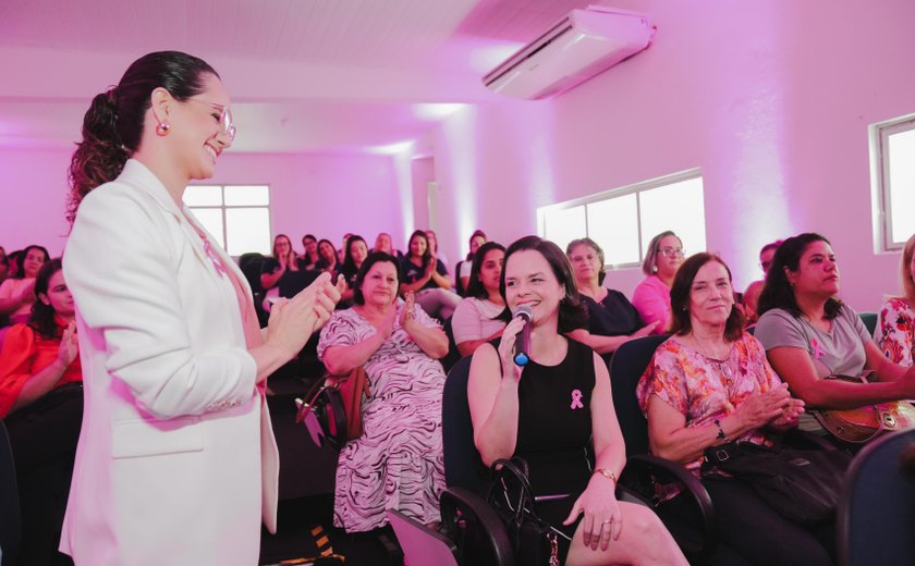 Prevenção ao câncer de mama reúne servidores em encontro na Escola de Governo