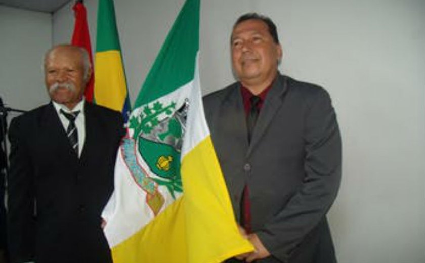 Acusado de estupro recebe título de cidadão honorário de Arapiraca