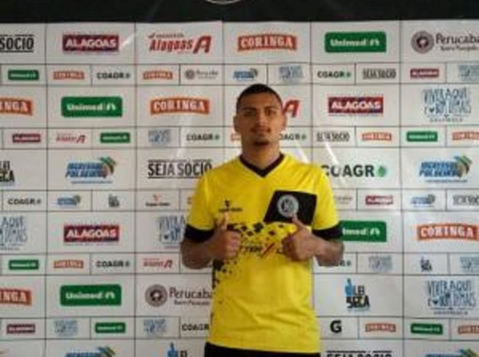 Atacante Lessinho é o novo reforço para o ataque alvinegro