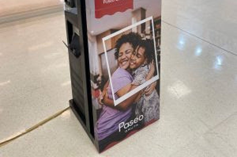 Carrefour Property ativa totens de fotos em galerias para celebrar o Dia das Mães