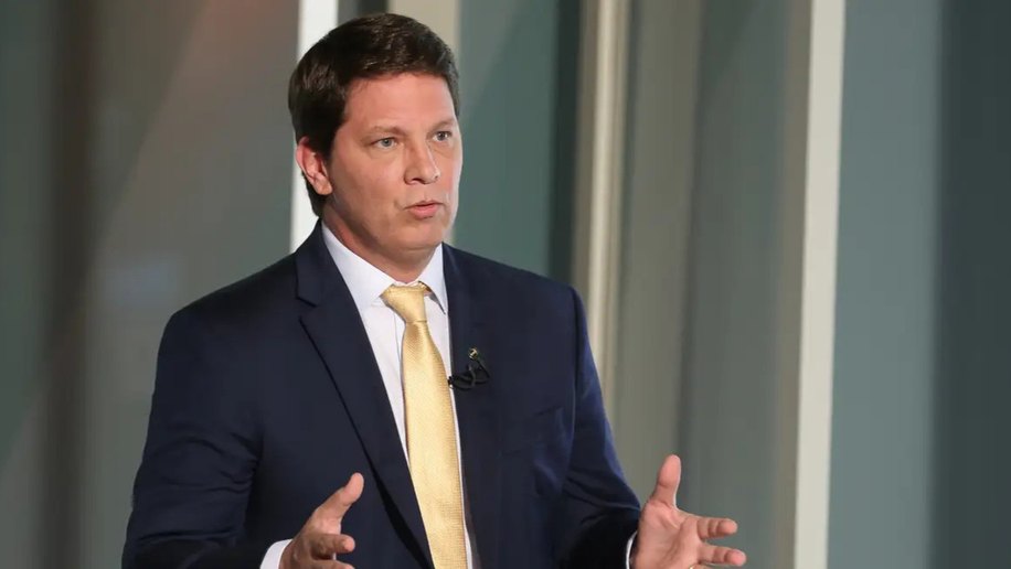 STF não consegue notificar Mário Frias sobre filme de Bolsonaro