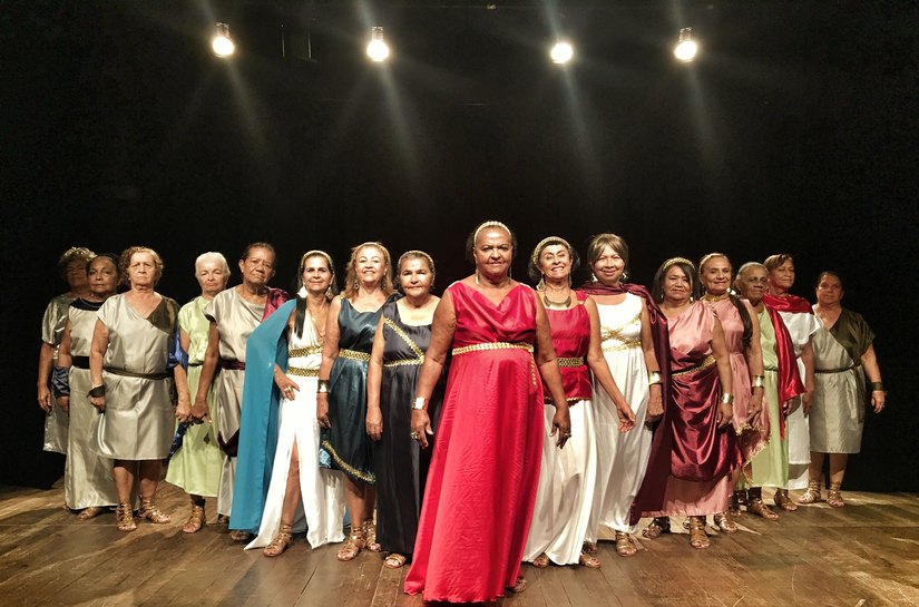 Projeto Vivências Cênicas para o Idoso protagoniza peça no Teatro Jofre Soares
