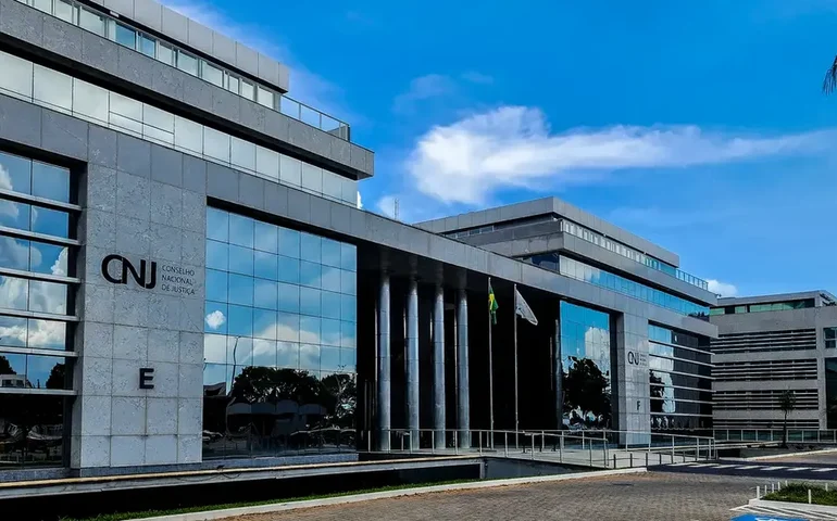 CNJ descobre 3 mil processos represados em cartório e afasta juiz por 'reiterada negligência'