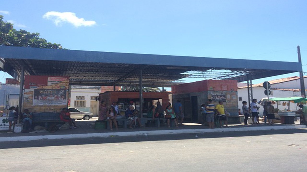 Terminal de ônibus da Praça da Faculdade será demolido, diz SMTT
