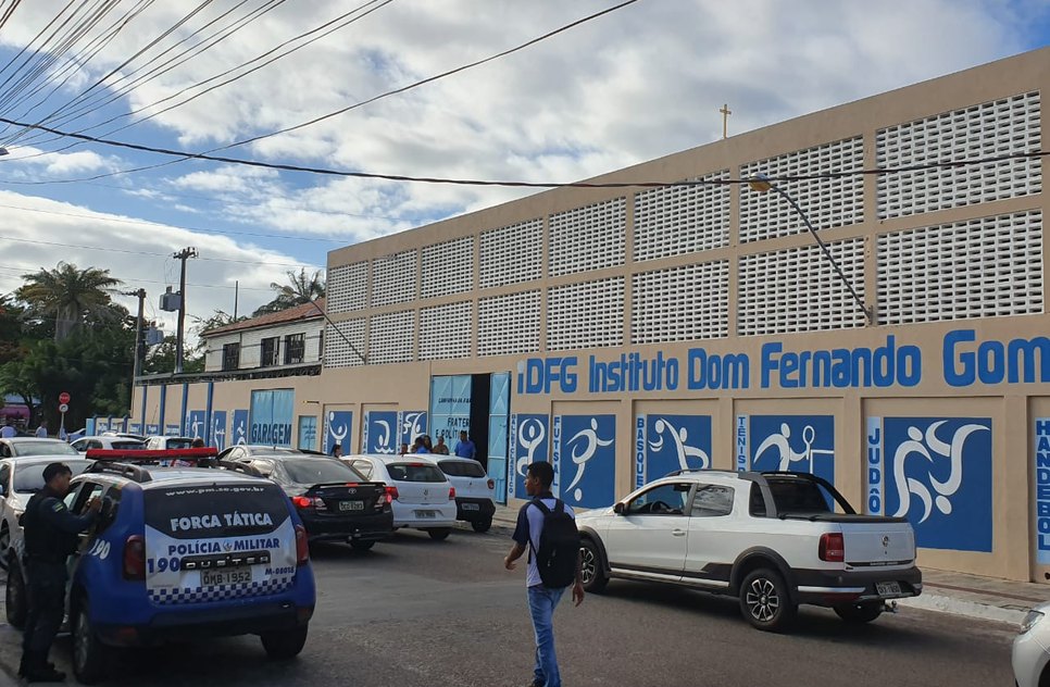 policia na escola