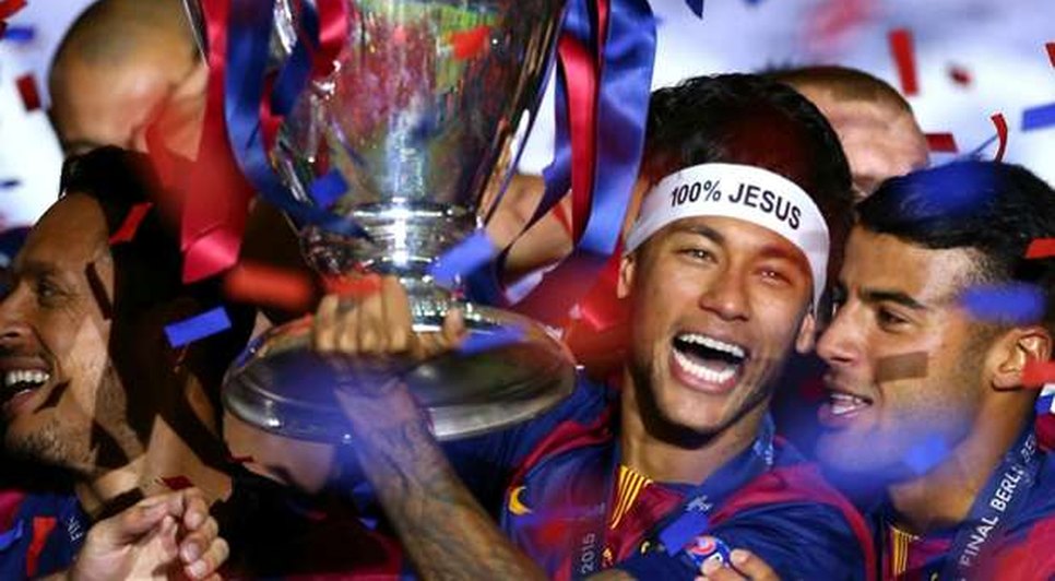 Neymar comorando o titulo do Barcelona na Liga dos Campeões da Europa - Foto: Divulgação